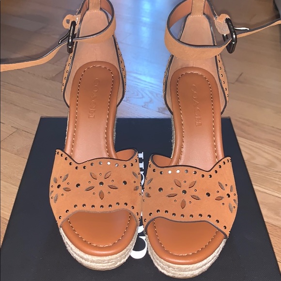 Authentic Coach Kelsi Sde Wedge - Picture 1 of 7